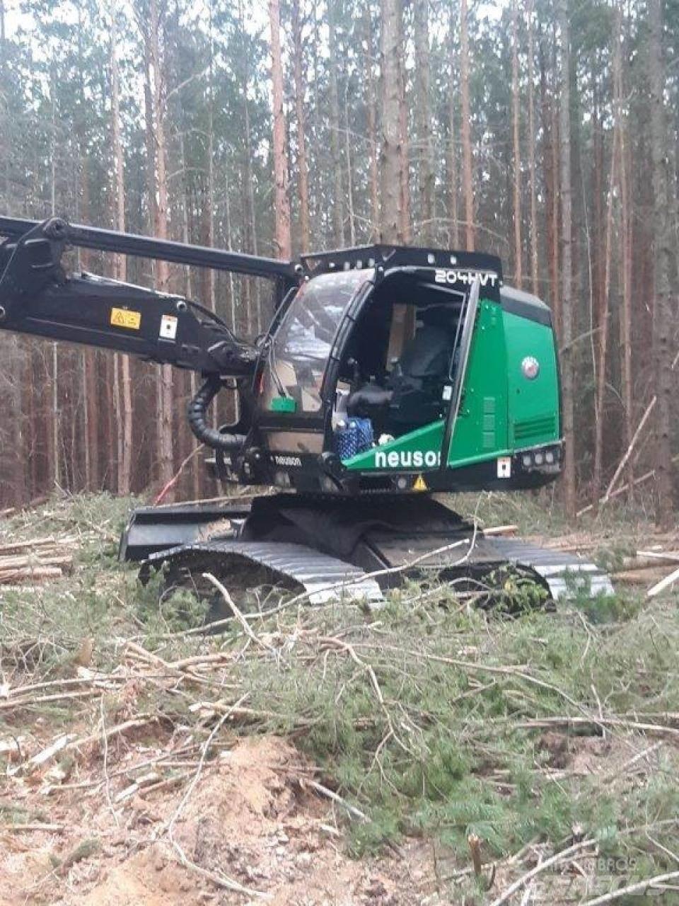 Neuson 204 HVT Betakarítók