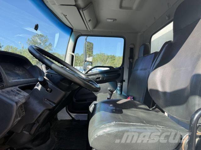 Hino 268 Italszállító tehergépkocsik