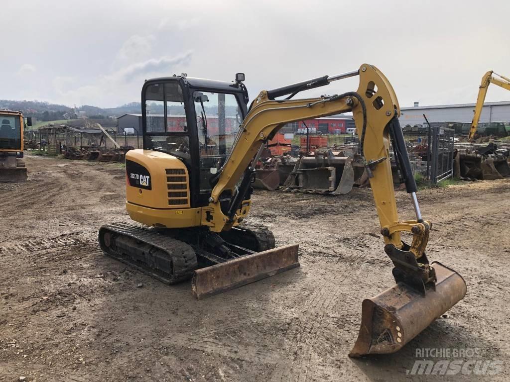 CAT 302.7 D Mini kotrók < 7t