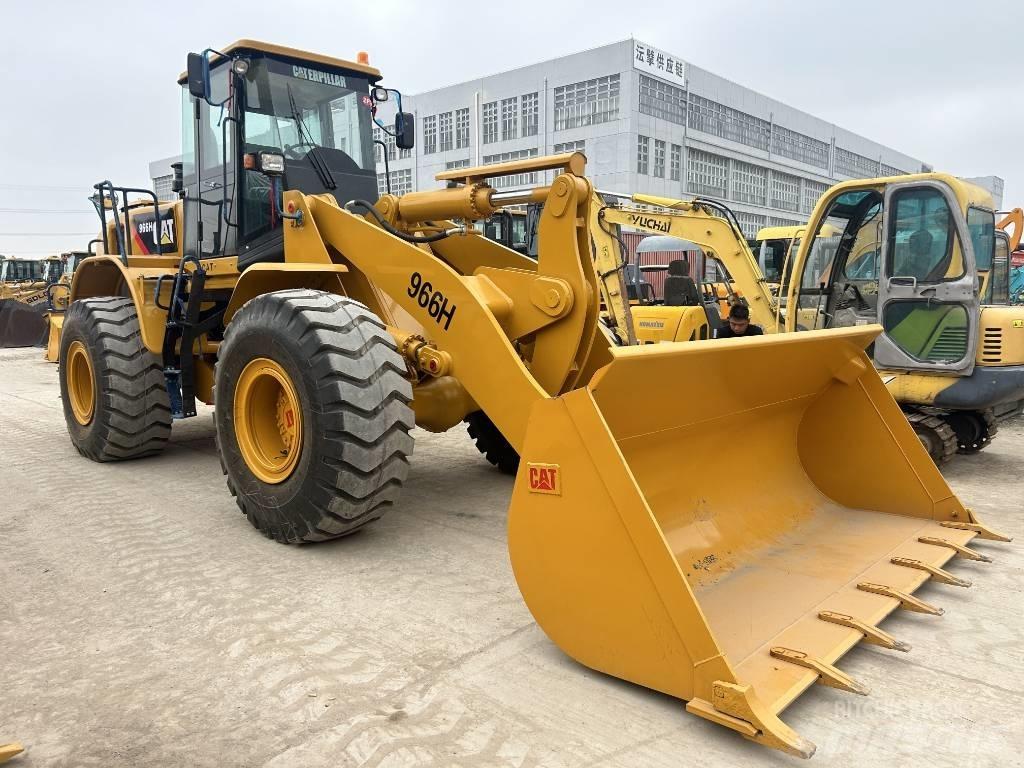 CAT 966 H Gumikerekes homlokrakodók