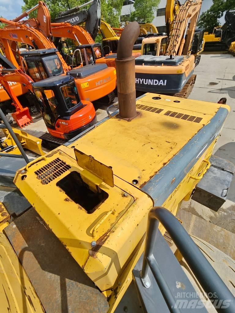 Komatsu WA 500 Gumikerekes homlokrakodók