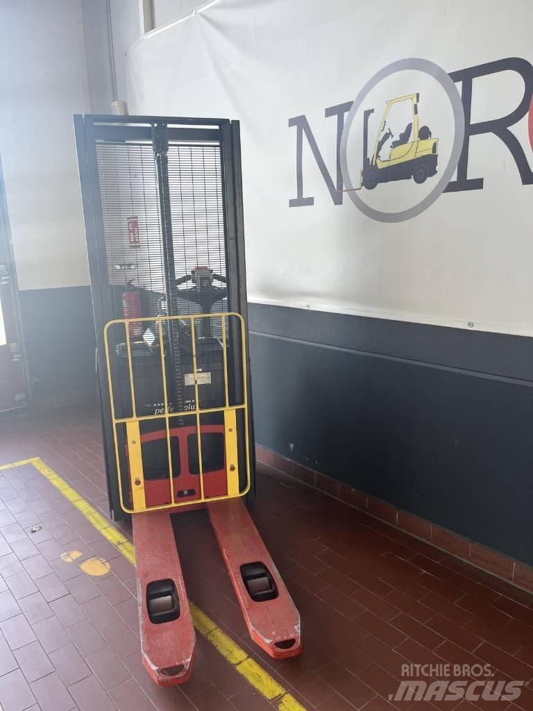 Hyster S1.0E Alacsony emelőkocsi
