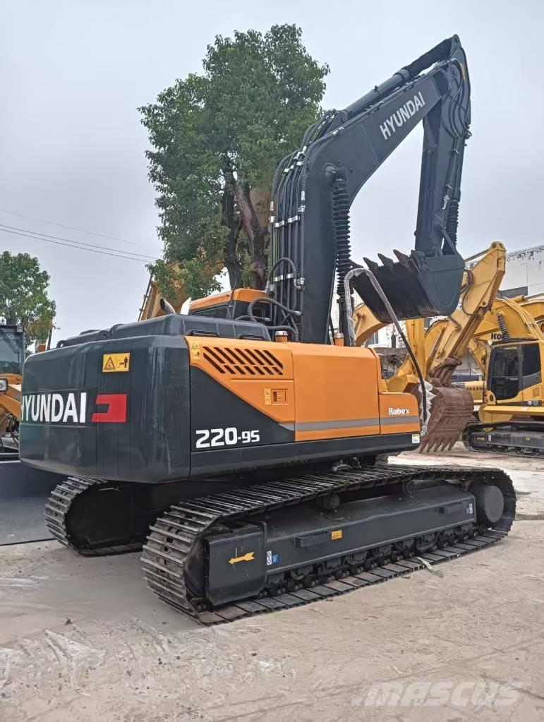 Hyundai 220 LC-9S Lánctalpas kotrók