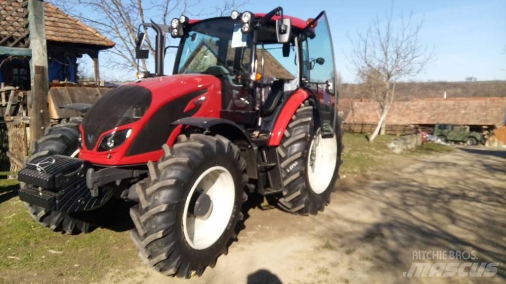 Valtra A 124 Traktorok