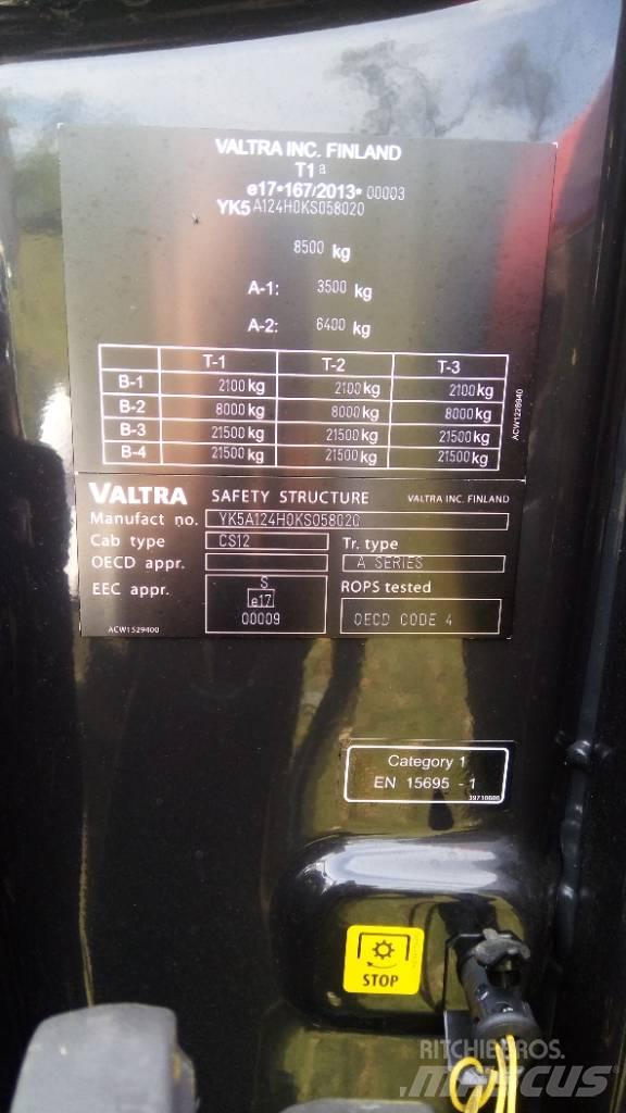 Valtra A 124 Traktorok
