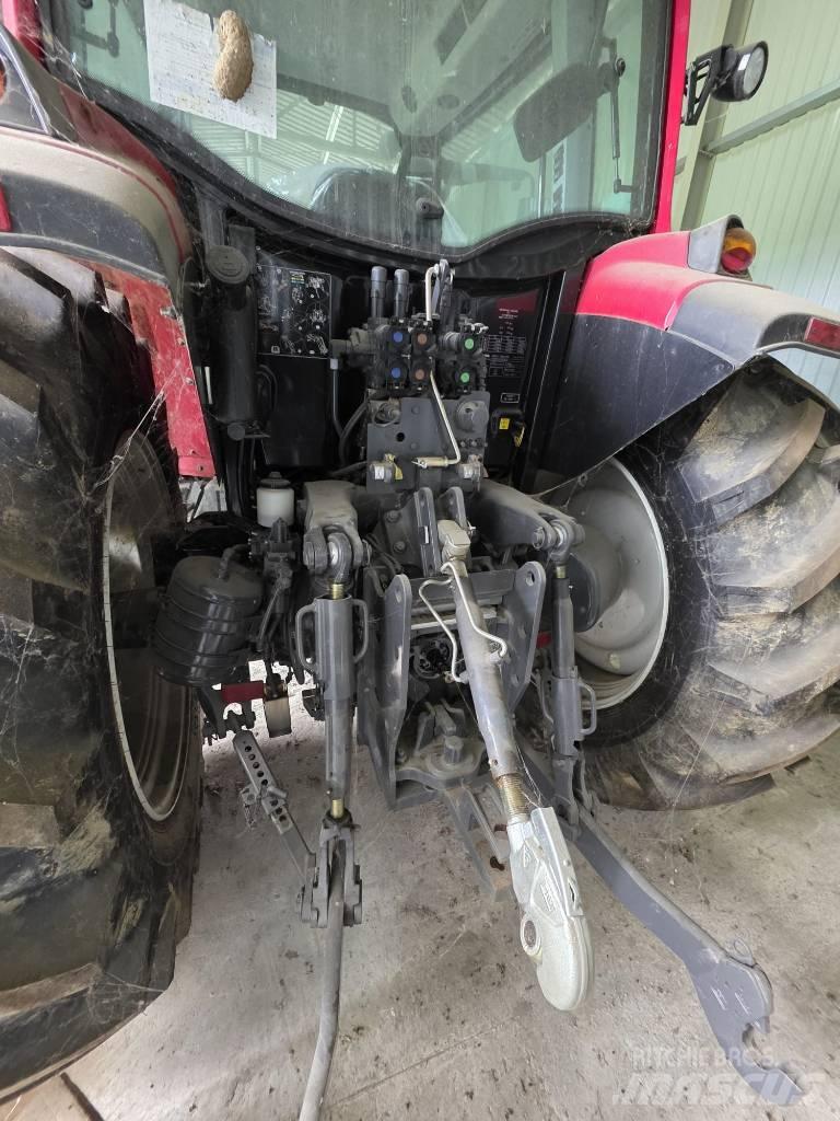 Valtra A 124 Traktorok