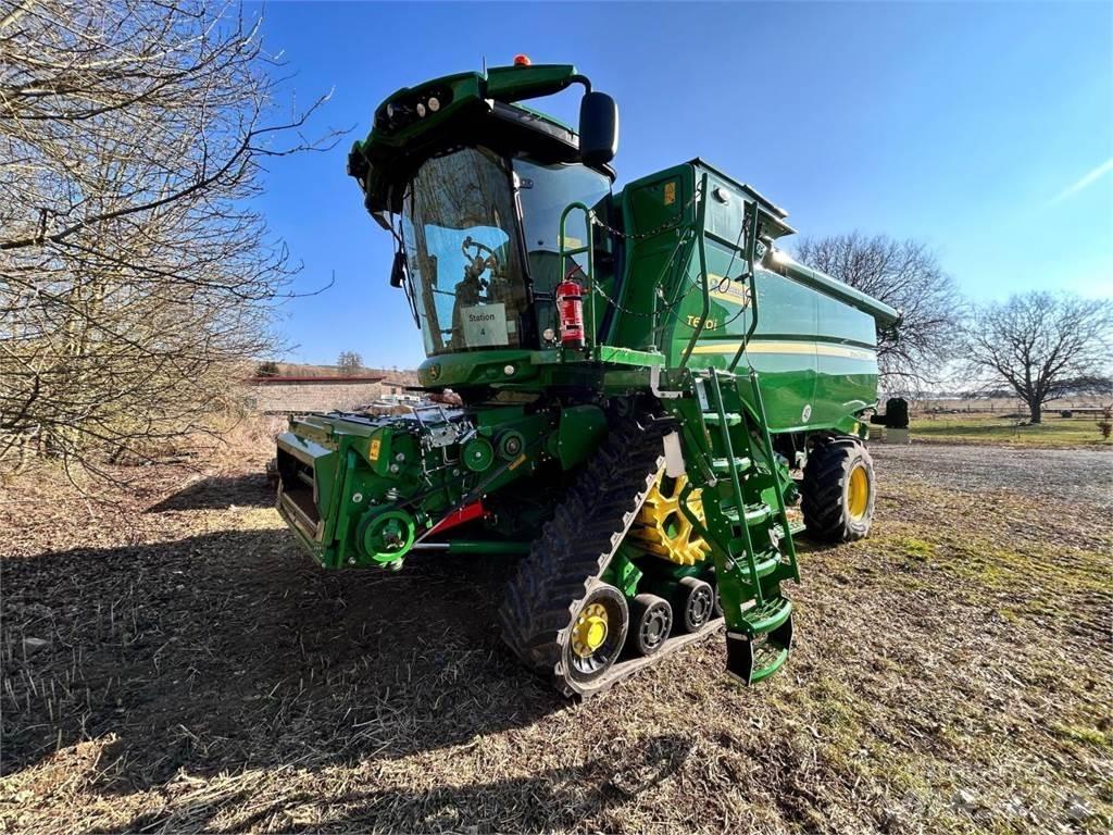 John Deere T670i Kombájnok