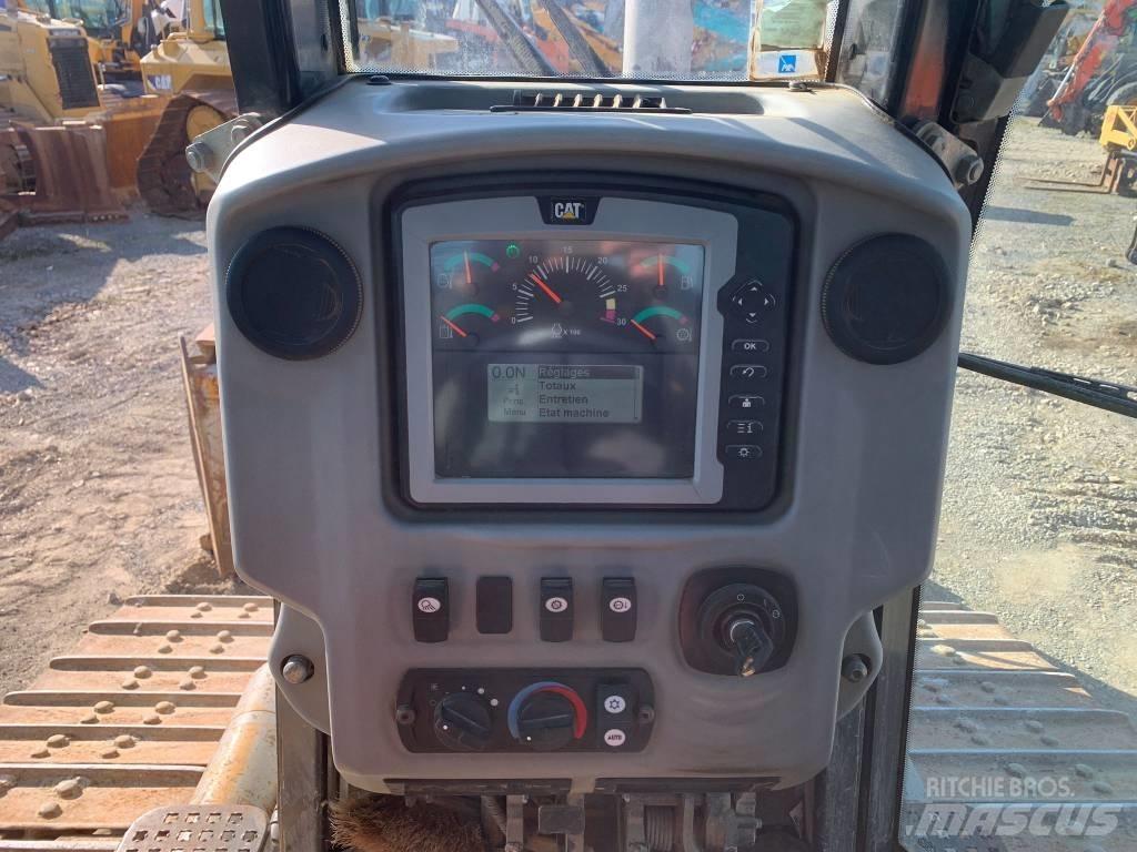 CAT D 6 N lánctalpas dózerek