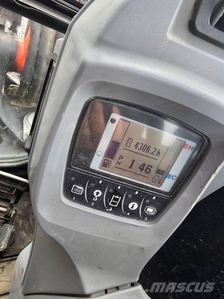 Kubota KX 040-4 Mini kotrók < 7t