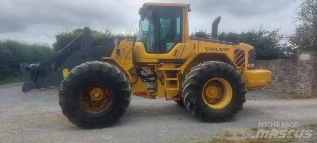 Volvo L 120 F Gumikerekes homlokrakodók