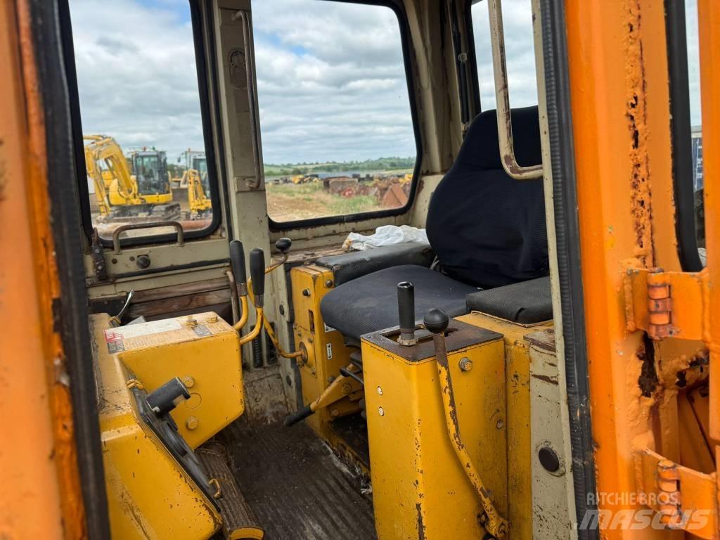 Komatsu D 41 P-3 lánctalpas dózerek