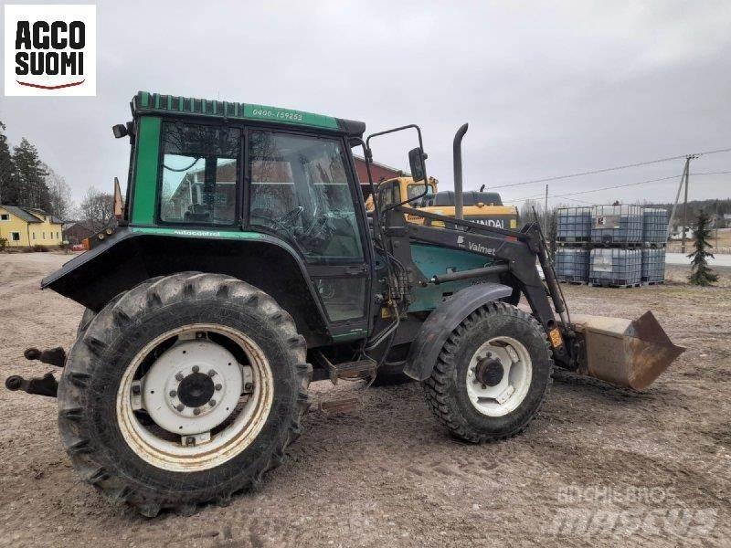 Valmet 6200 Traktorok