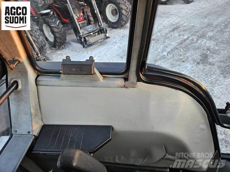 Valmet 8100 Traktorok