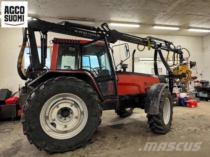 Valmet 8400 Traktorok