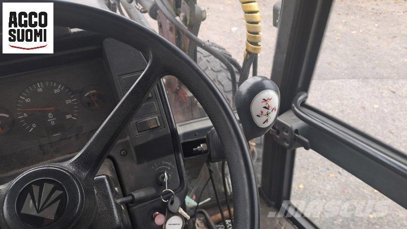 Valmet 8400 Traktorok