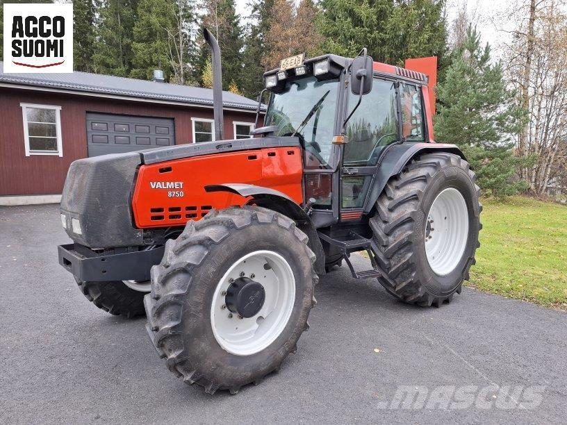 Valmet 8750 Traktorok