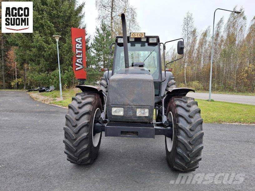 Valmet 8750 Traktorok