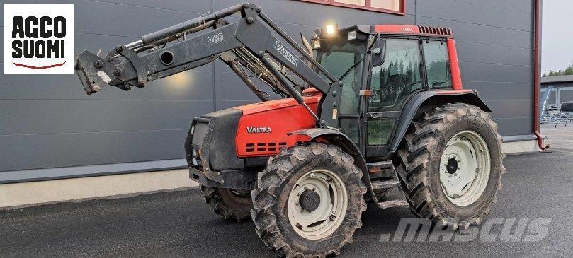 Valtra 6650 HITECH Traktorok