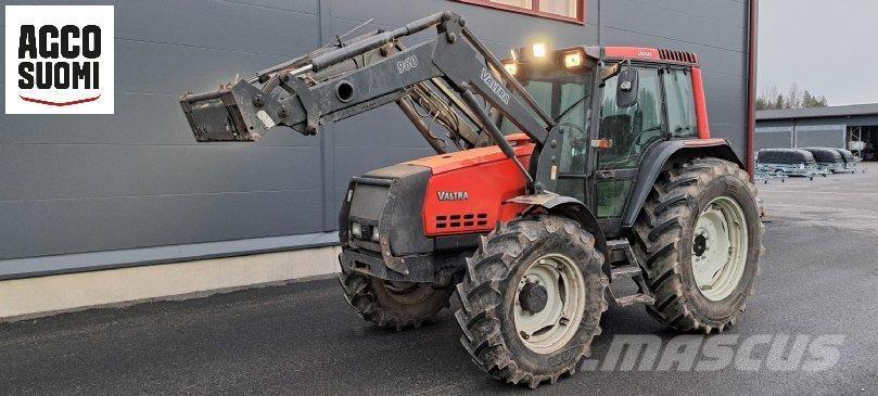 Valtra 6650 HITECH Traktorok