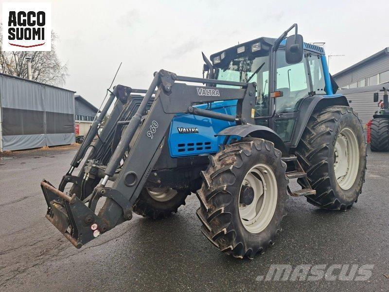 Valtra 6750 HITECH Traktorok