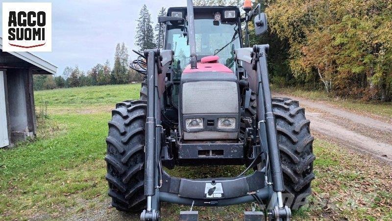 Valtra 6850 Traktorok