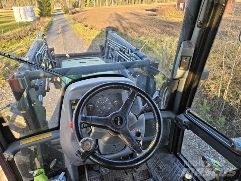 Valtra 6850 HITECH Traktorok