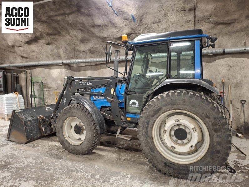 Valtra 700 Traktorok
