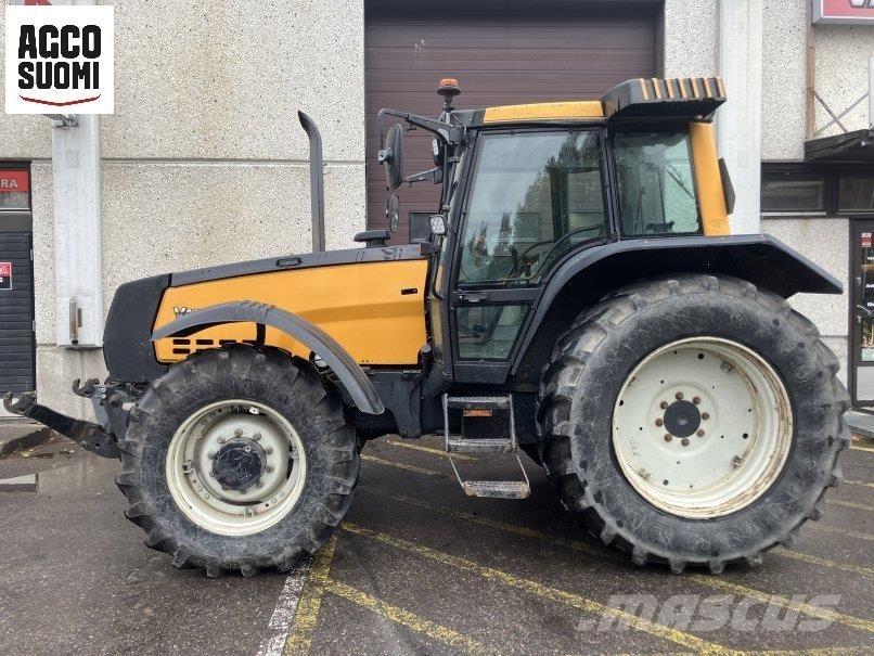 Valtra 8050 HITECH Traktorok