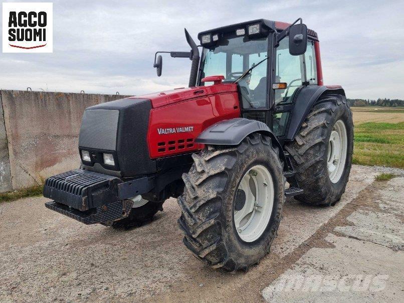 Valtra 8050 HT Traktorok