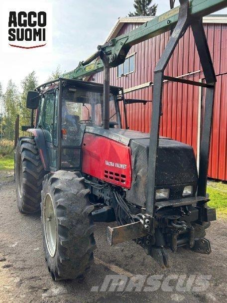 Valtra 8400 Traktorok