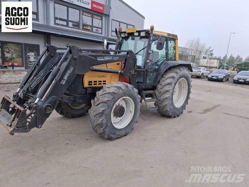 Valtra 8450 HITECH Traktorok