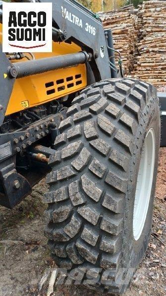Valtra 8450 HT Traktorok
