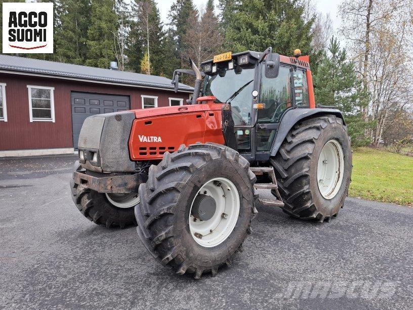 Valtra 8550 HT Traktorok