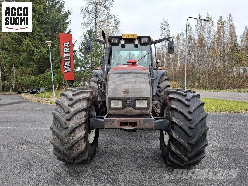 Valtra 8550 HT Traktorok