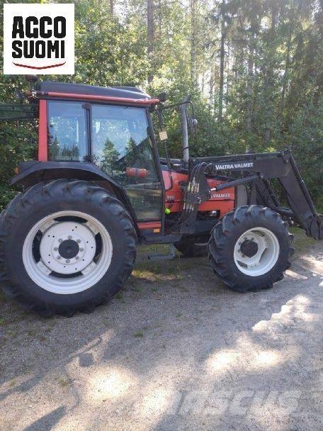 Valtra 900 Traktorok