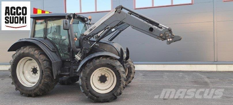 Valtra N121 HITECH Traktorok