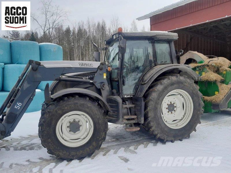 Valtra N141 H Traktorok