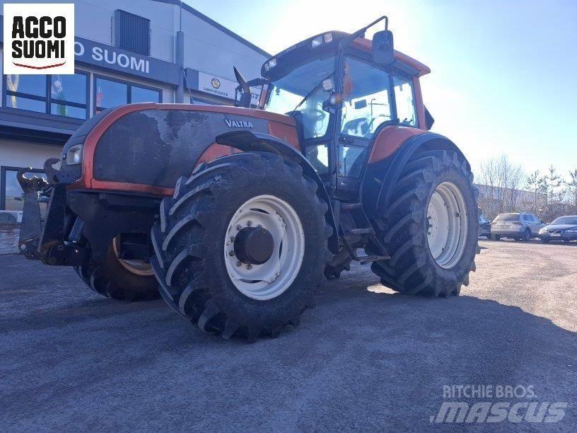 Valtra T150 Traktorok
