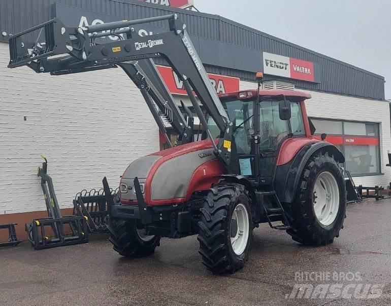 Valtra T150 Traktorok