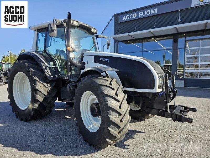 Valtra T151 EH Traktorok