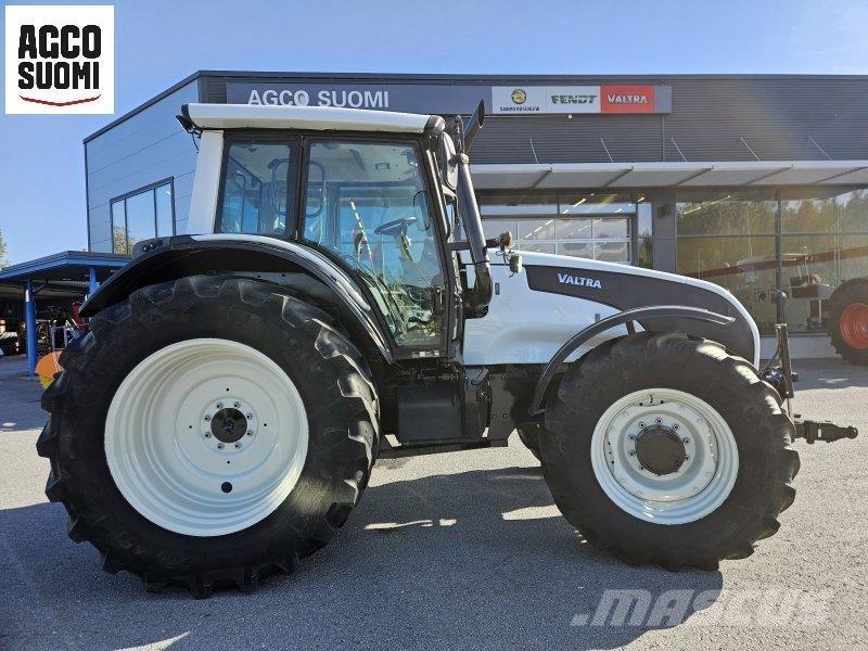 Valtra T151 EH Traktorok