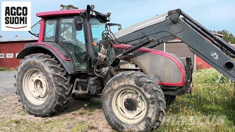 Valtra T151 H Traktorok