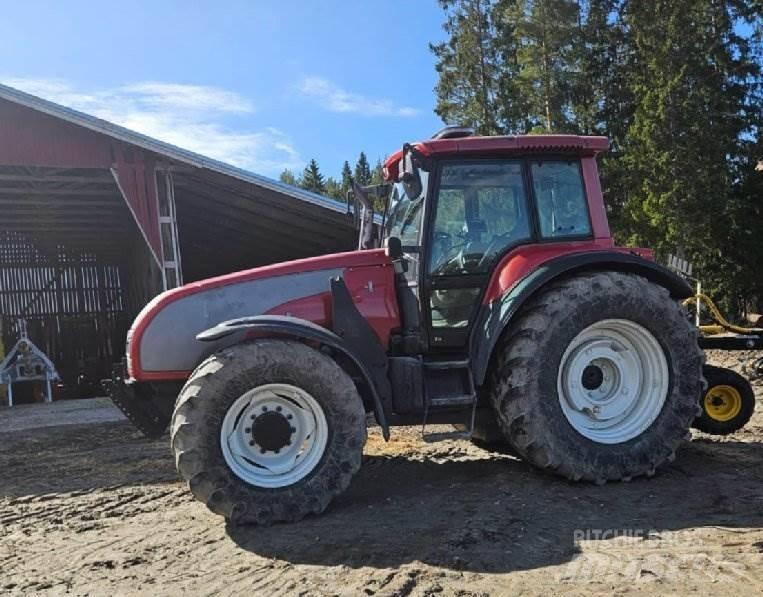 Valtra T180 Traktorok