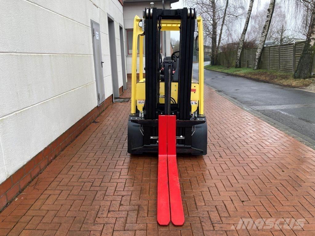 Hyster J 3.0 XN Elektromos targoncák