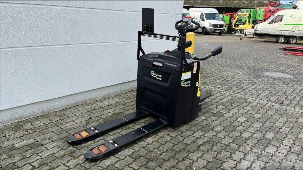Hyster P 2.0 S Alacsony emelőkocsi