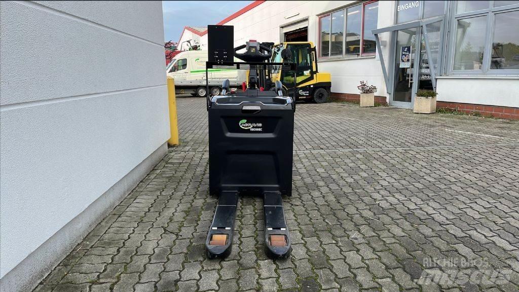 Hyster P 2.0 S Alacsony emelőkocsi