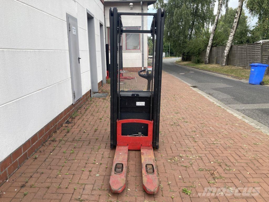 Hyster S 1.0 Gyalogkíséretű targonca