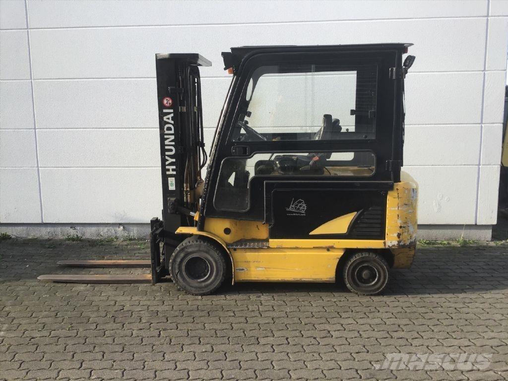 Hyundai 32B-7 Elektromos targoncák