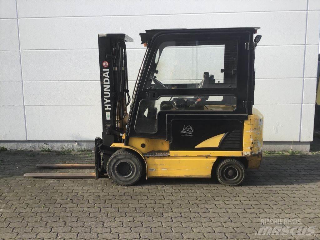 Hyundai 32B-7 Elektromos targoncák