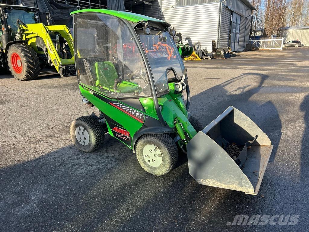 Avant 225 Univerzális rakodók